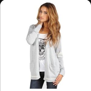 ⭐️Volcom Grey Cardigan ⭐️