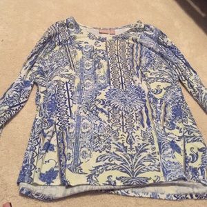Patterned long sleeve shirt