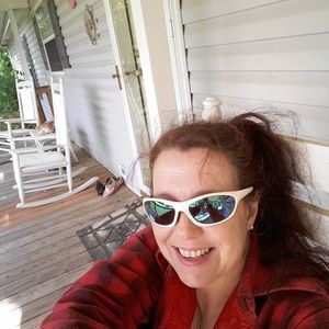 Meet your Posher, Gina