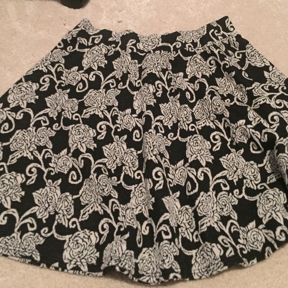 Patterned skater skirt - Picture 1 of 1