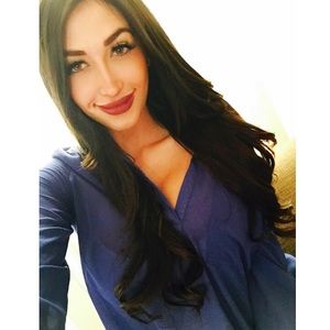 Meet your Posher, Adrianna