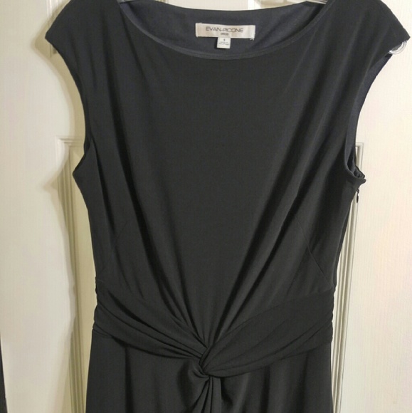Perfect LBD - Picture 3 of 4
