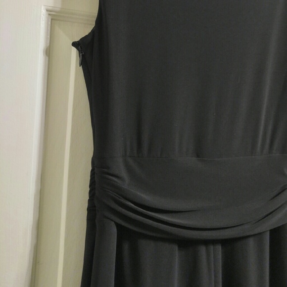 Perfect LBD - Picture 4 of 4