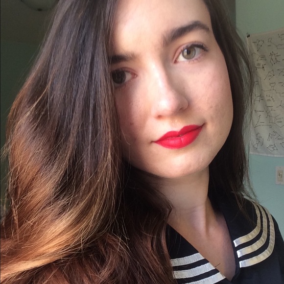 Meet your Posher, Julia - Picture 2 of 3