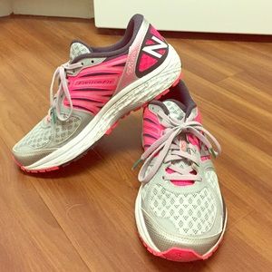 EUC New Balance 1260v5