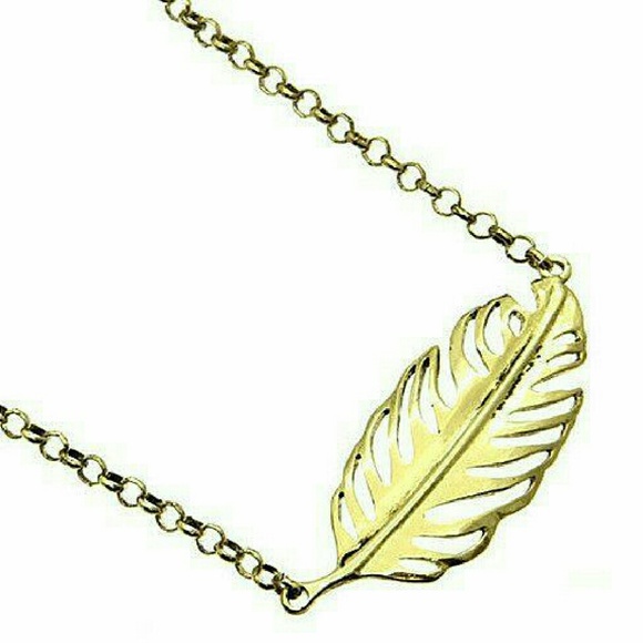 Boho chic gold feather necklace NWT