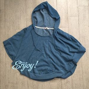 Roxy Sweatshirt Cape