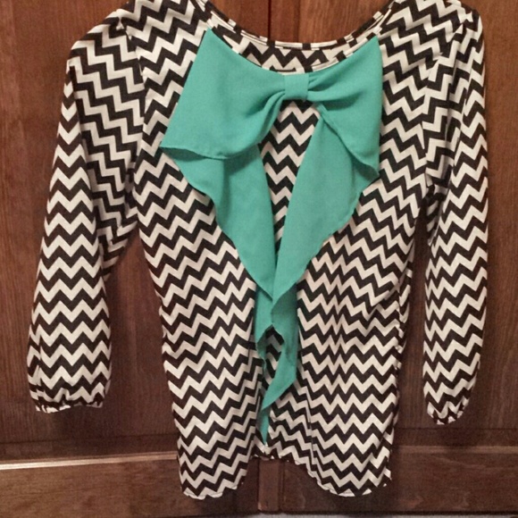 chevron top - Picture 2 of 2