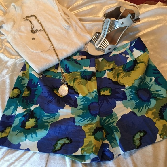 LOFT floral print shorts. Sz 10.