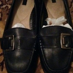 Thom McAn black leather loafers