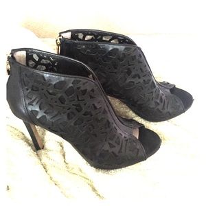Vince Camuto size 7 heels