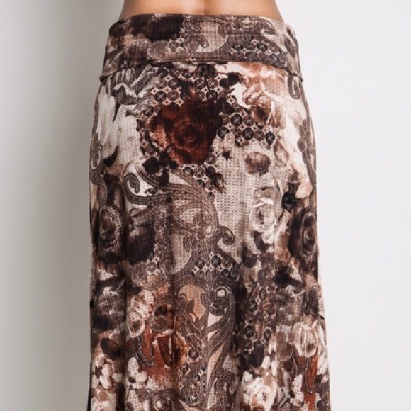 Earthy Maxi skirt & necklace - Picture 2 of 4