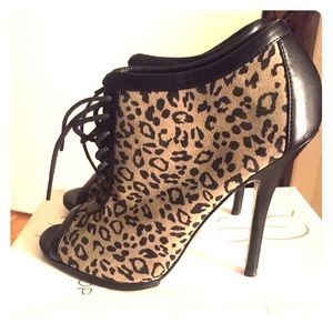 Leopard Print Peep-toe Shoe Booties