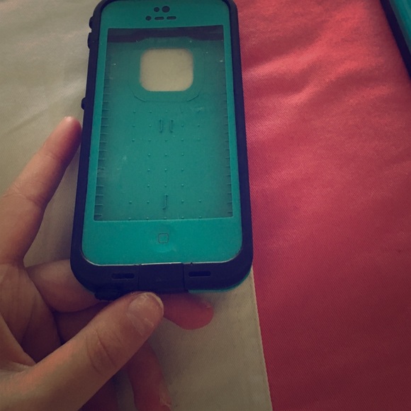 iPhone 5s REAL Lifeproof case - Picture 1 of 3