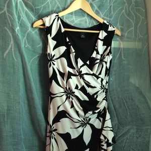 White House Black Market 00 Knee Length Dress