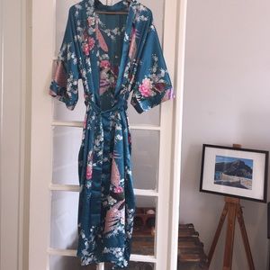 Soft, satiny kimono robe.