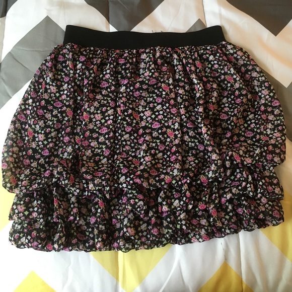 Floral print skirt