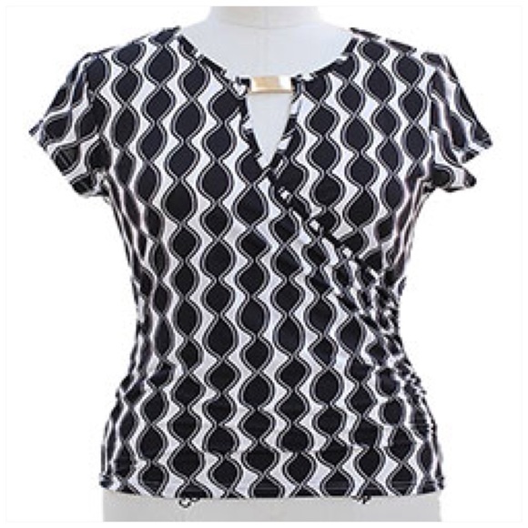 🇺🇸20% OFF BUNDLES🇺🇸 black/white printed top