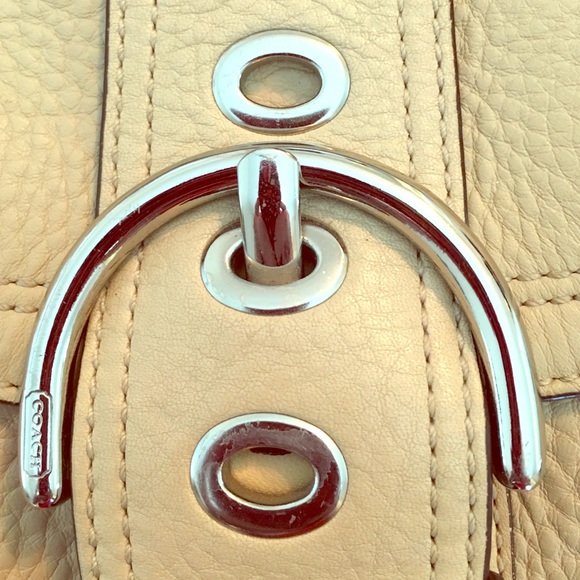 Cream colored Leather Coach Purse great condition