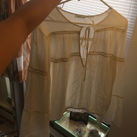 New- perfect condition. Flowy white urban top - Picture 4 of 4