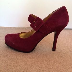 Nine West suede buckle pumps