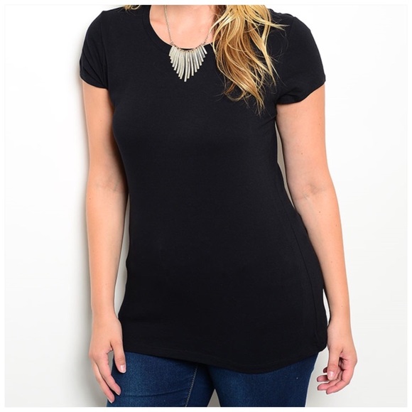 🇺🇸20% OFF BUNDLES🇺🇸 Plus size basic black tee