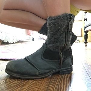 Bunker leather and wool boots