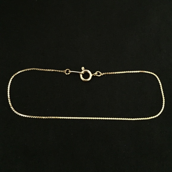 👀Vintage Dainty Signed Trifari S-Link Bracelet