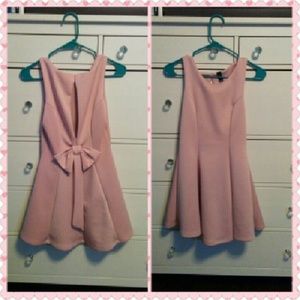 Pink Windsor dress Open back with bow
