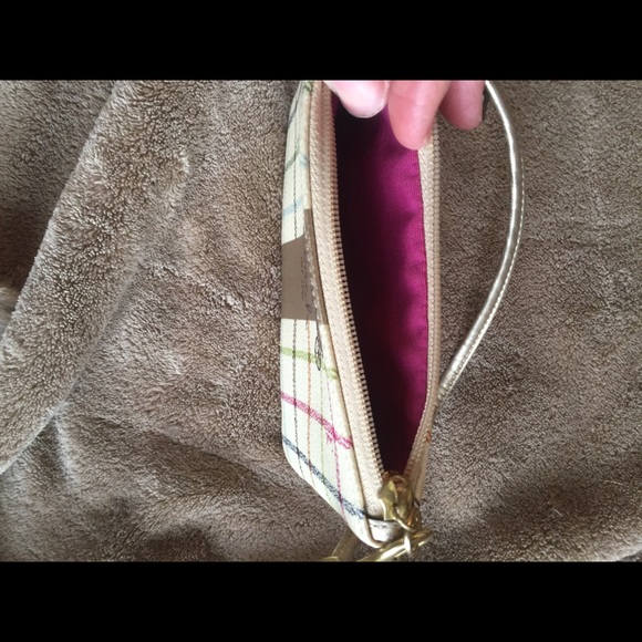 Coach wristlet - Picture 3 of 3