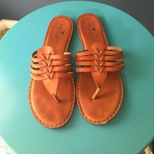 American Eagle flip flops