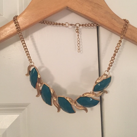 Statement necklace