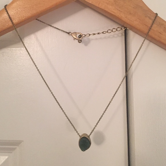 Simple stone pendant necklace