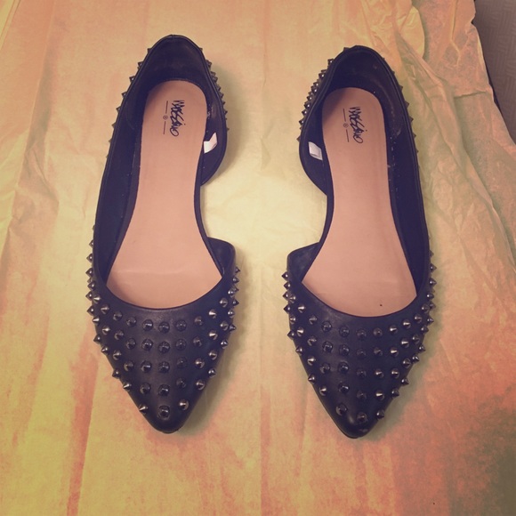 Spiked Flats
