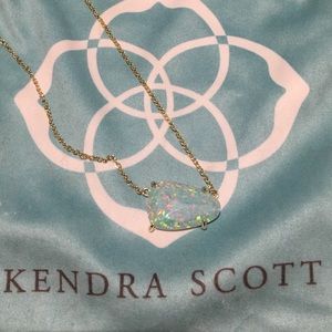 Kendra Scott Isla Necklace
