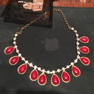 Statement necklace