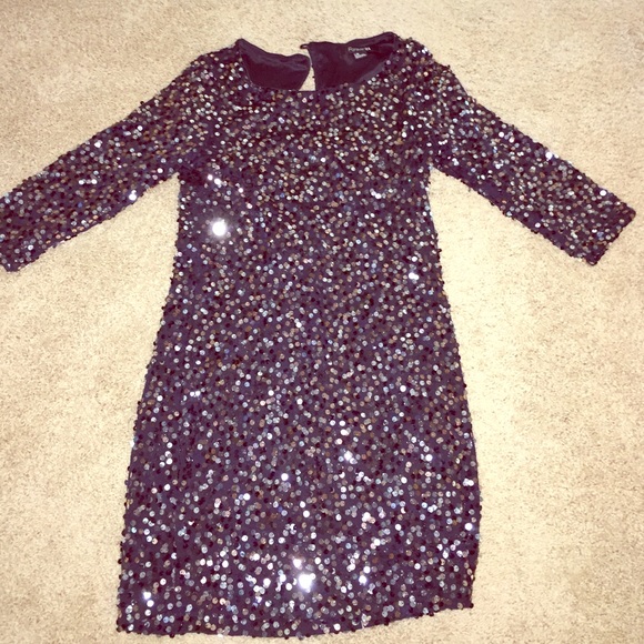 Quarter sleeve sparkly short dress