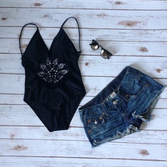 🆕Black One-Piece Monokini with Crochet Center - Picture 3 of 4