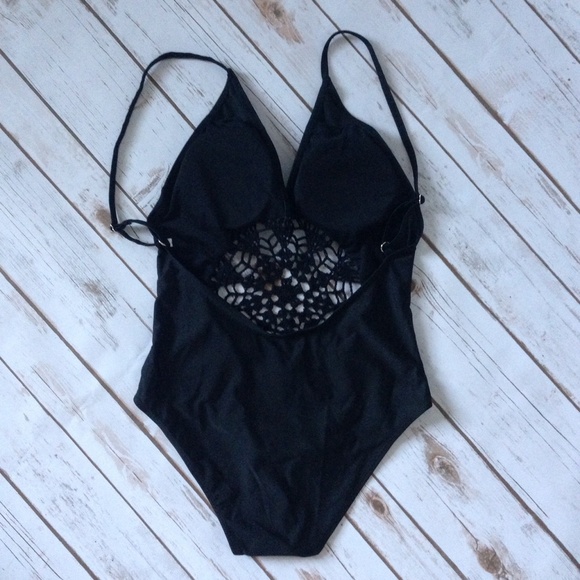 🆕Black One-Piece Monokini with Crochet Center - Picture 4 of 4