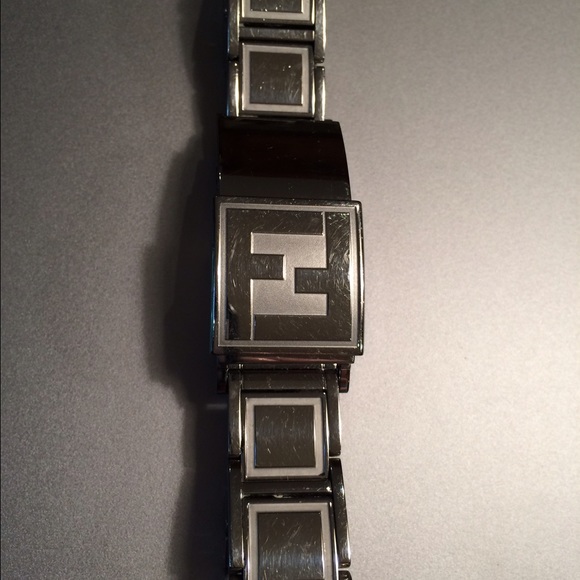 ❤️ Authentic Fendi Orologi Watch with Diamonds❤️ main image 4
