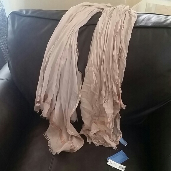 "Sale" Vera wang shawl
