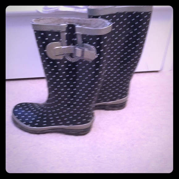 Chooka polka dotted rain boots