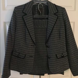 Beautiful suit by the limited