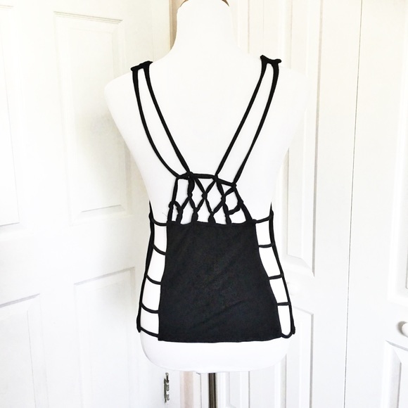 Wet Seal Tops - 😻Strappy Black Tank