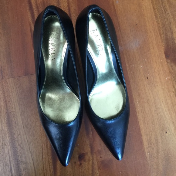 Black pumps 3" high. Unused