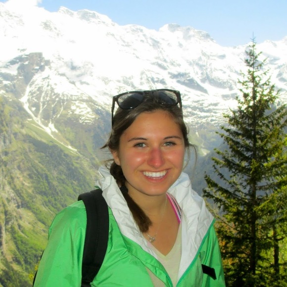 Meet your Posher, Alexandra