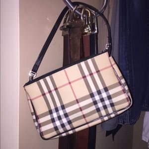Burberry Pouchette