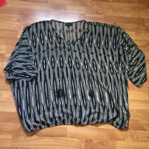 😍2 for $25😍 Black and White Blouse