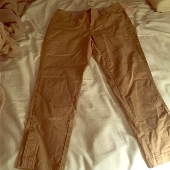 Banana Republic fitted khaki just above ankle