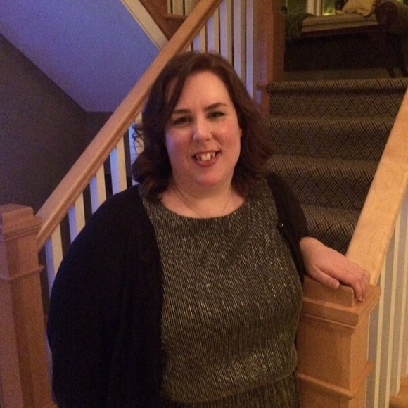 Meet your Posher, Nikki - Picture 2 of 2